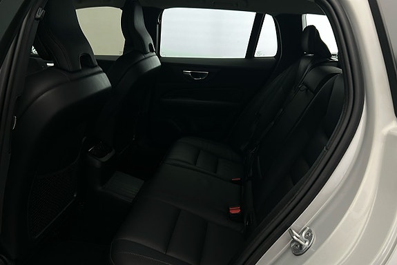 Volvo V60 13 of 27
