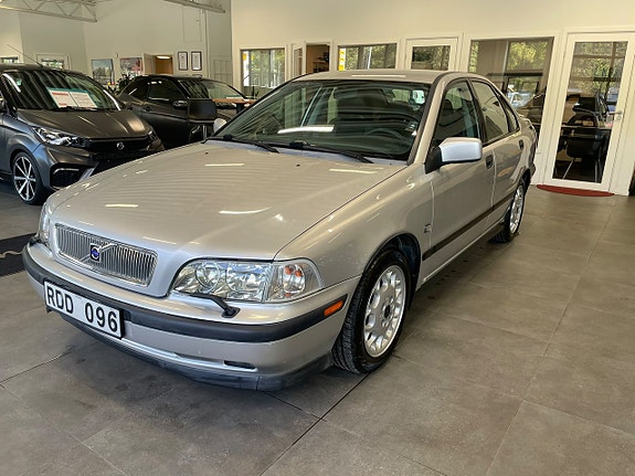 Volvo S40 2 of 22