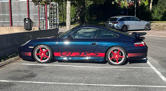 Porsche 911 Carrera 14 of 14