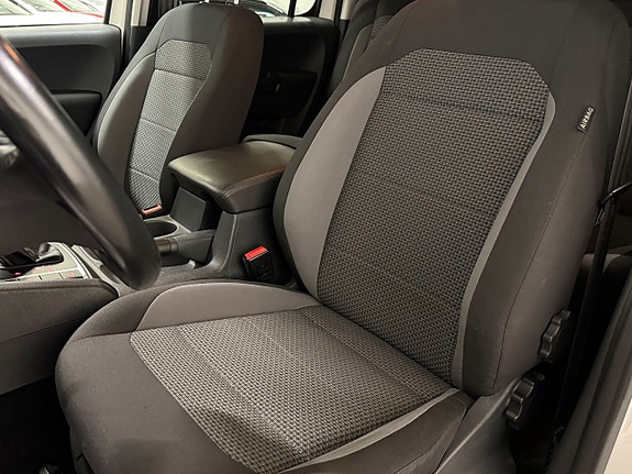Volkswagen Amarok 8 of 20