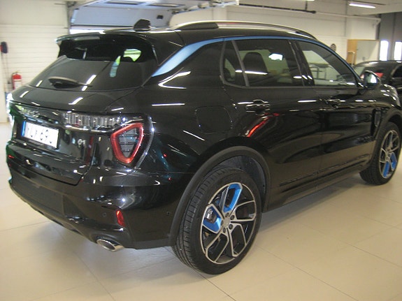 Lynk & Co 01 4 of 8
