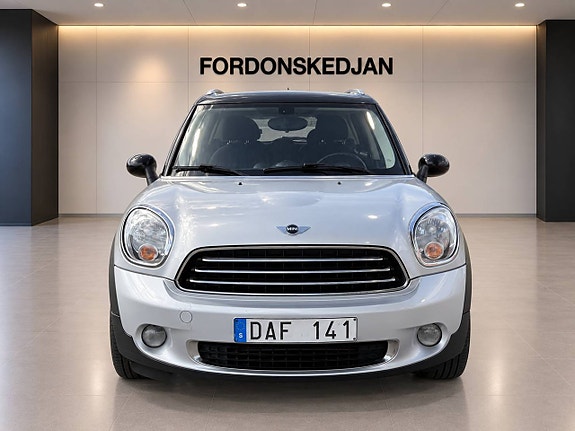 MINI Countryman Cooper D 3 of 17