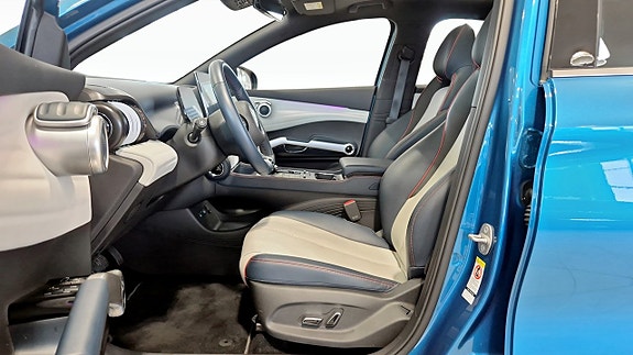 BYD Atto 3 8 of 12