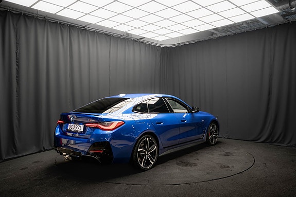BMW i4 7 of 27