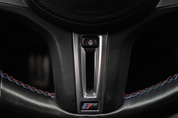 BMW i4 23 of 27