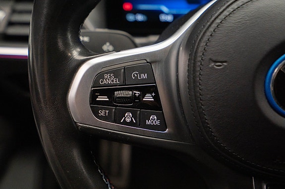 BMW i4 17 of 27