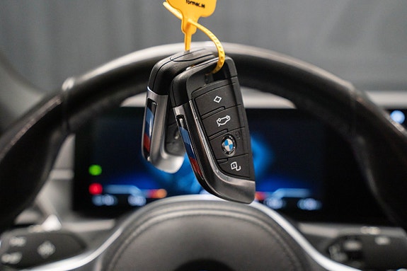 BMW i4 27 of 27