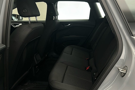 Audi Q4 e-tron 13 of 25