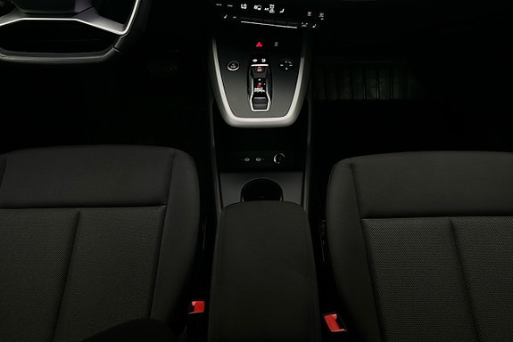 Audi Q4 e-tron 9 of 25
