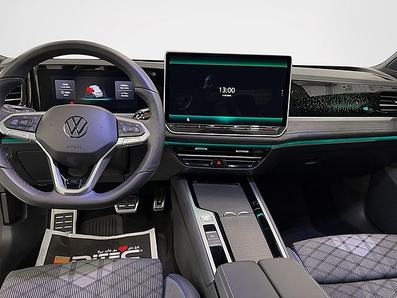 Volkswagen Passat 11 of 12