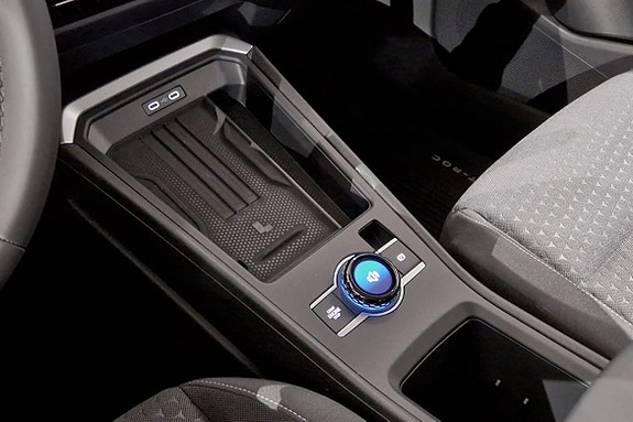 Volkswagen T-Roc 13 of 14