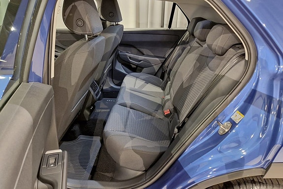 Volkswagen T-Roc 14 of 14