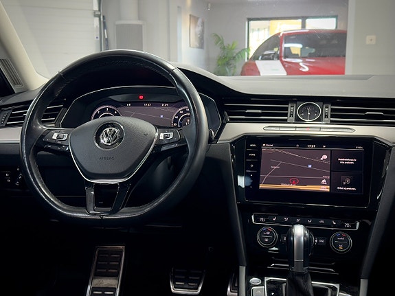 Volkswagen Passat Alltrack 14 of 22