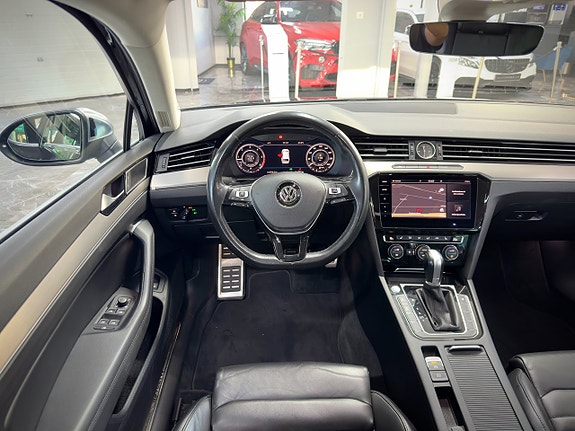 Volkswagen Passat Alltrack 11 of 22