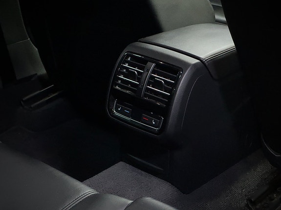 Volkswagen Passat Alltrack 21 of 22