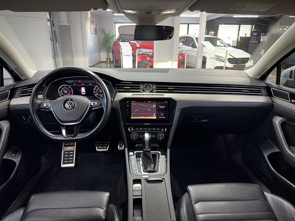 Volkswagen Passat Alltrack 12 of 22