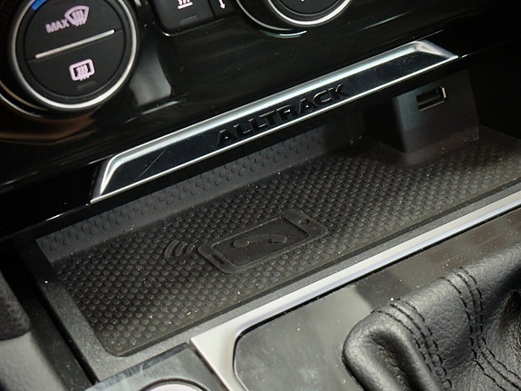 Volkswagen Passat Alltrack 17 of 22