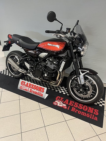 Kawasaki Z 900 RS 2 of 3