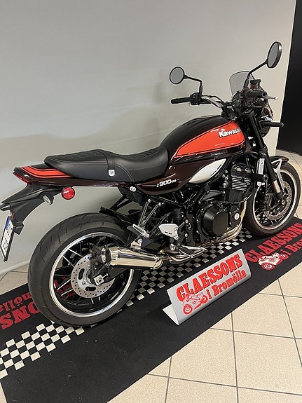 Kawasaki Z 900 RS 3 of 3