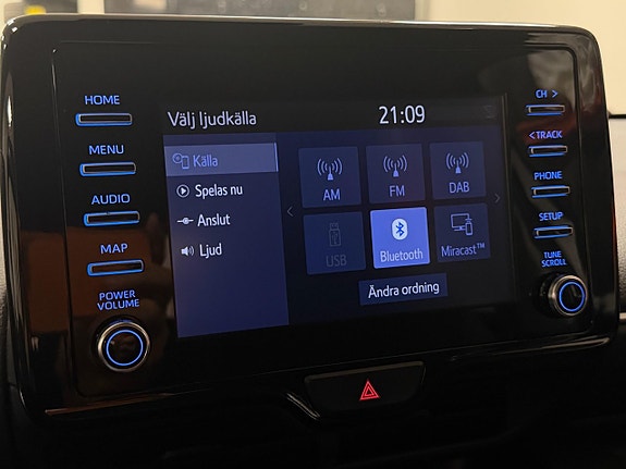 Toyota Yaris 16 of 28