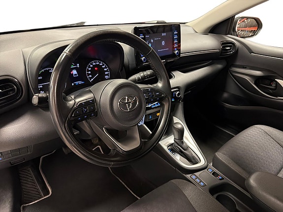 Toyota Yaris 8 of 28