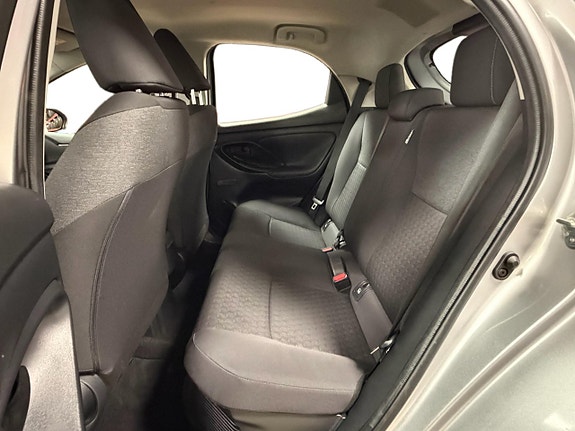 Toyota Yaris 13 of 28