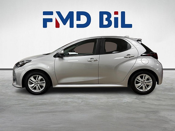 Toyota Yaris 2 of 28