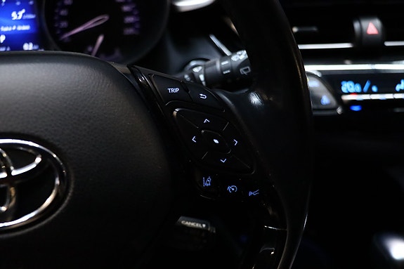 Toyota C-HR 17 of 30