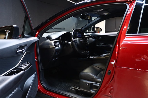Toyota C-HR 8 of 30