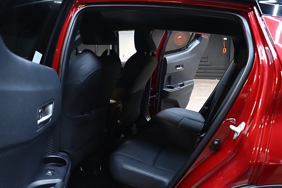 Toyota C-HR 11 of 30