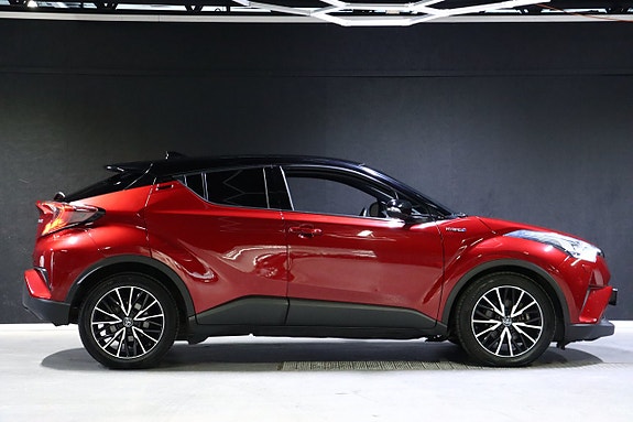 Toyota C-HR 6 of 30