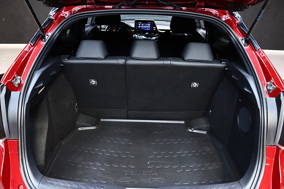 Toyota C-HR 13 of 30