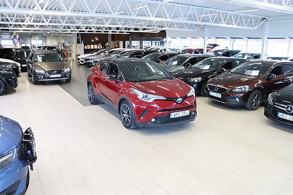 Toyota C-HR 3 of 30