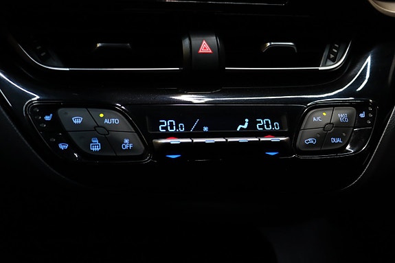 Toyota C-HR 24 of 30