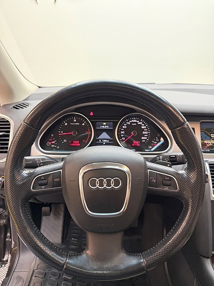 Audi Q7 11 of 16