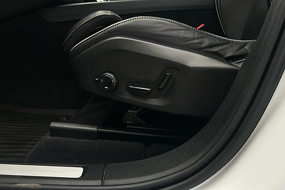 Volvo XC60 18 of 30