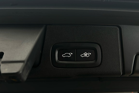 Volvo XC60 17 of 30