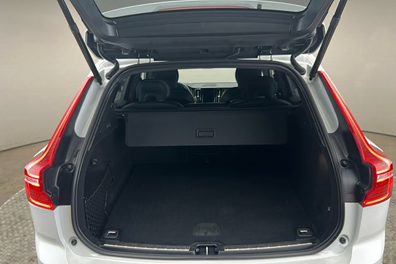Volvo XC60 14 of 30