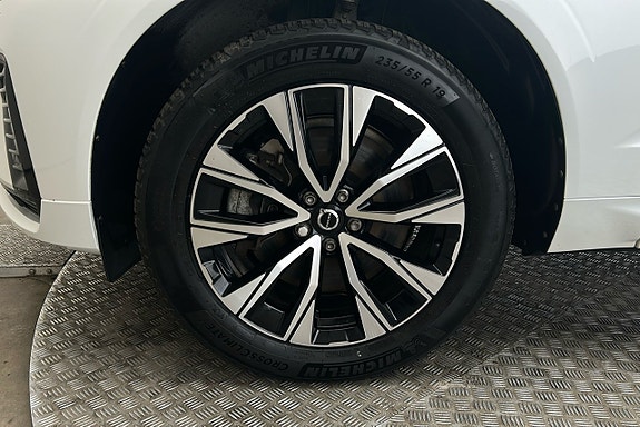 Volvo XC60 12 of 30