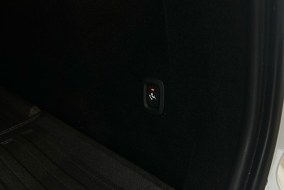 Volvo XC60 15 of 30