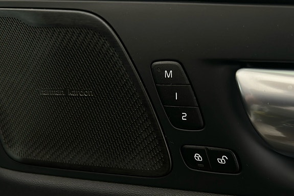 Volvo XC60 21 of 30