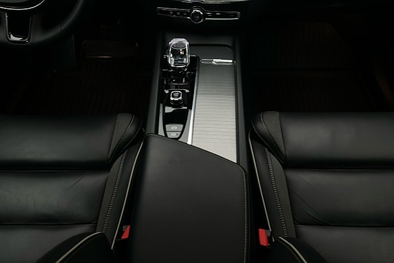Volvo XC60 9 of 30