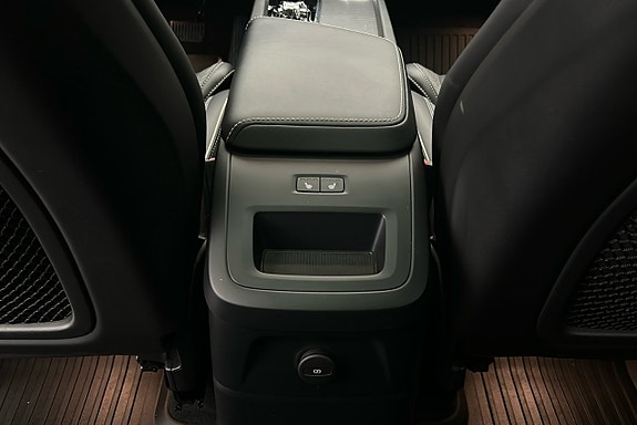 Volvo XC60 26 of 30