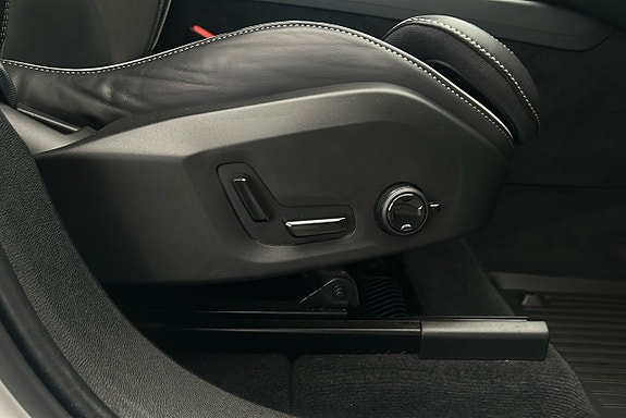 Volvo XC60 19 of 30