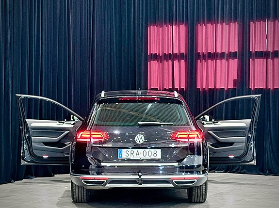 Volkswagen Passat Alltrack 8 of 30