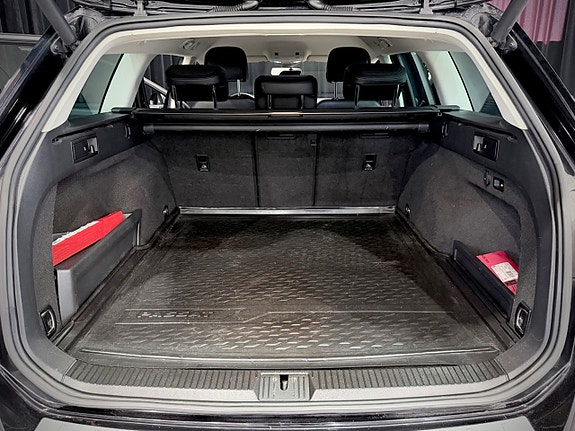 Volkswagen Passat Alltrack 17 of 30