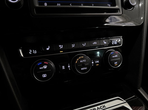 Volkswagen Passat Alltrack 29 of 30