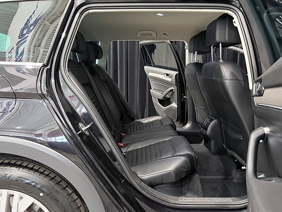 Volkswagen Passat Alltrack 15 of 30