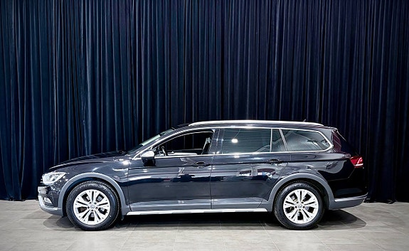 Volkswagen Passat Alltrack 4 of 30