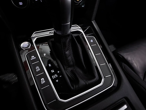 Volkswagen Passat Alltrack 28 of 30